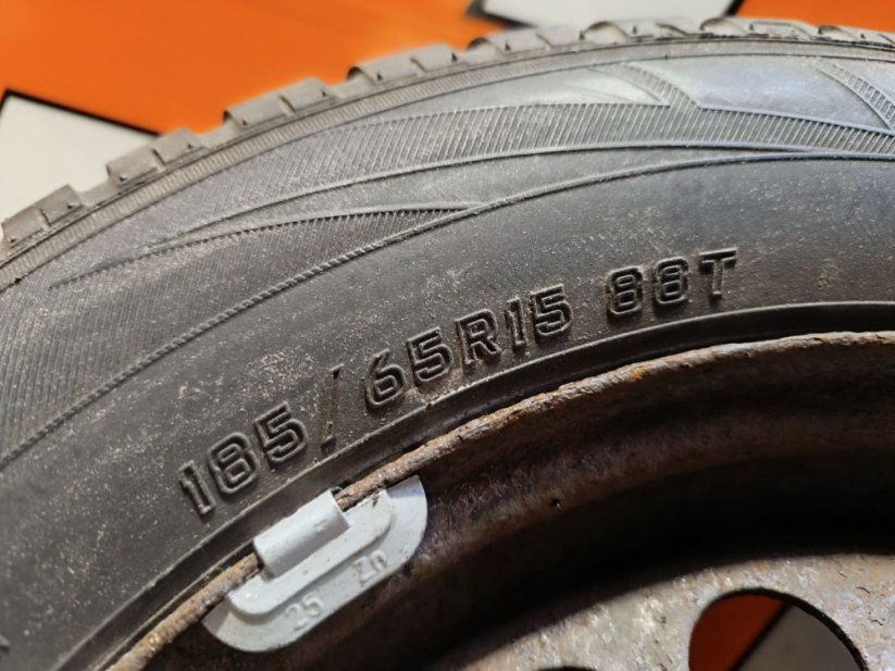 Zimní sada Corsa ET39 4x100 pneu 185/65R15