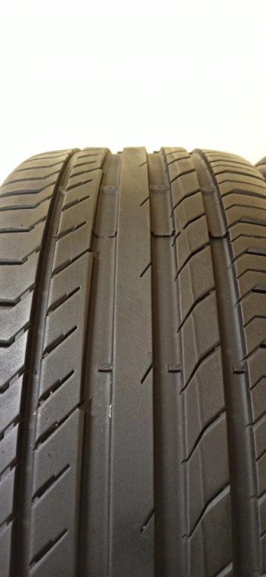 Continental ContiSport 225/40 R18 92Y 6 - 6,5 mm (Bazarové)