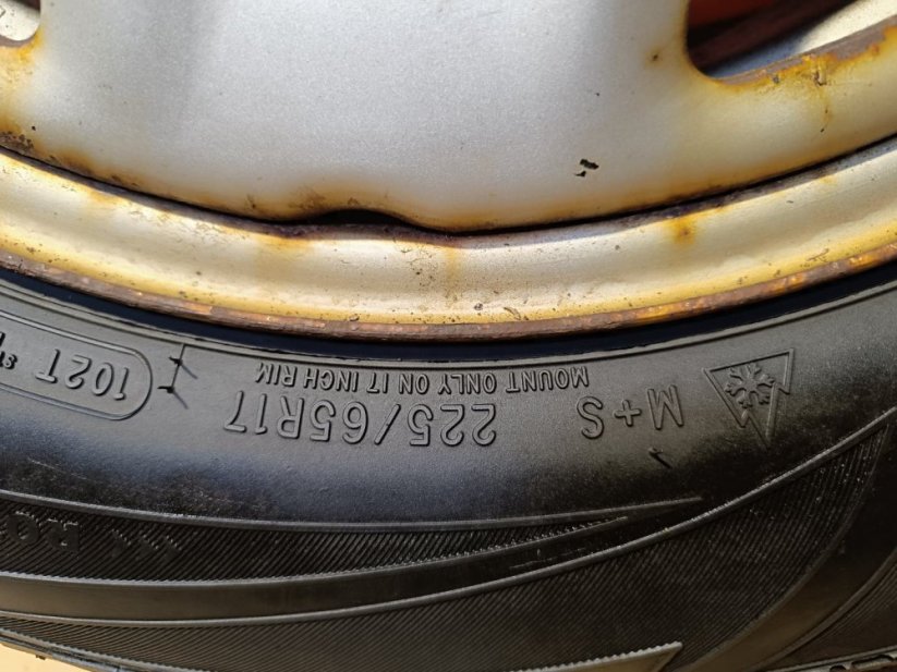 Kola Mazda CX-5, 7x17'' 5x114,3 , ET50, zimní pneu