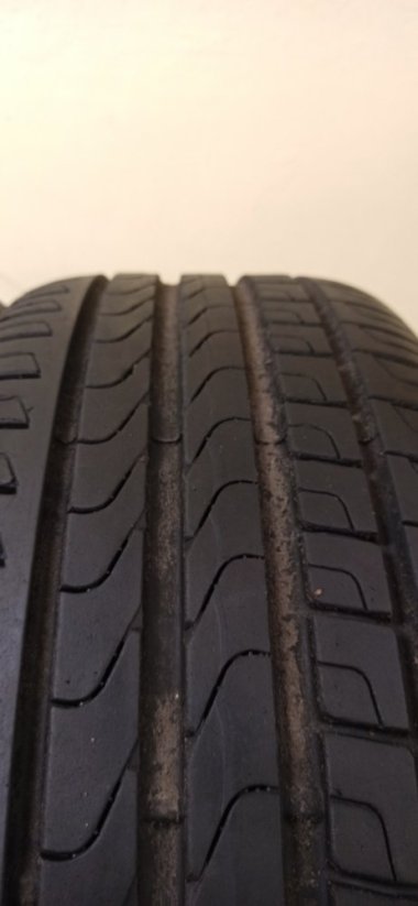 Pirelli Cinturato Seal 225/45 R18 95W 6 - 6,5 mm (Použité)