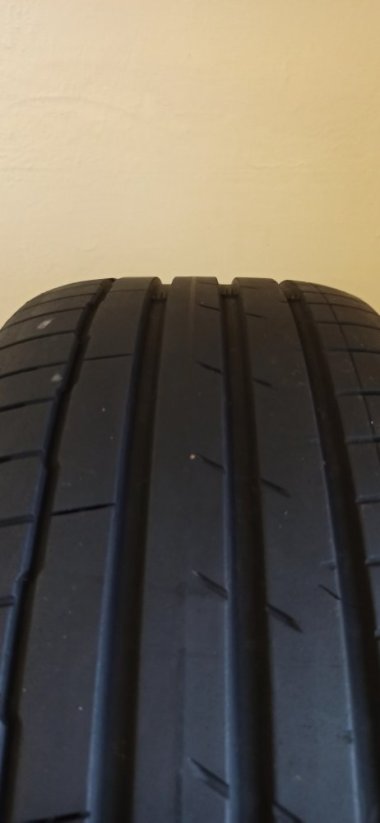 Hankook Ventus S1 evo 3 Seal Guard 225/45 R20 101T 4,5 mm (Bazarové)