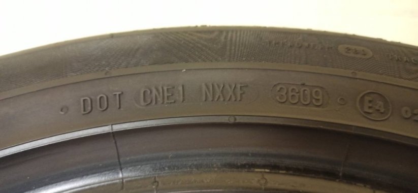 Continental 205/55 R17 95H 5mm (Použité)