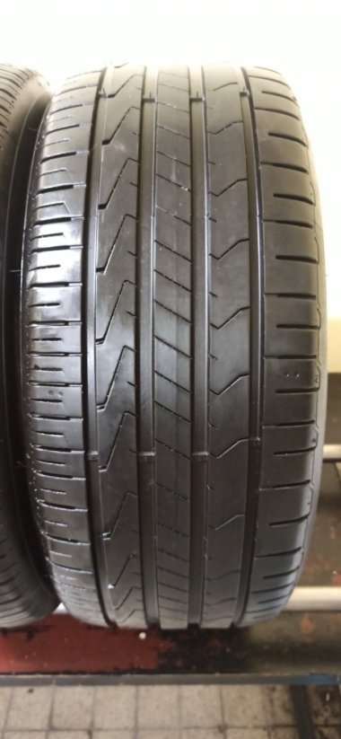 Hankook 245/45 R18 96W 5,5-6mm (Použité)