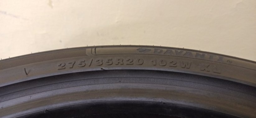 Davanti Wintoura+ XL 275/35 R20 102W 8,5 mm (Bazarové)