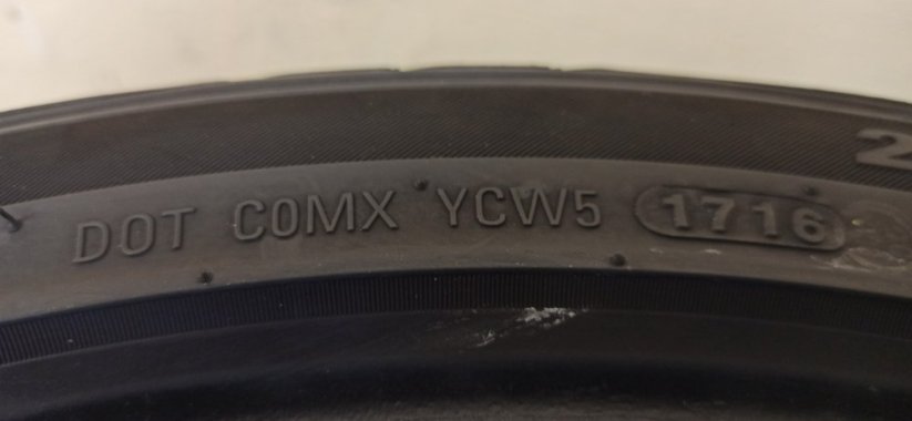 KUMHO WinterCraft WP71 225/40 R18 92V 6 - 7 mm (Bazarové)