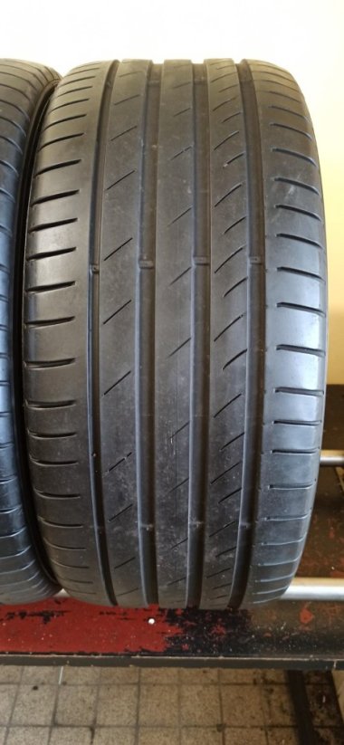 Kumho 275/40 R19 105Y 4-5mm (Použité)