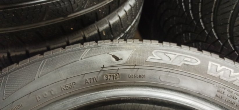 Dunlop 215/60 R17C 104/102H 5mm (Použité)