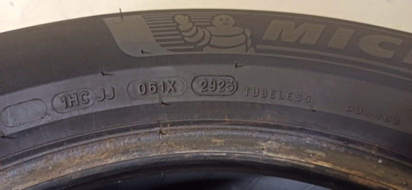 Michelin Pilot Alpin 5 235/55 R17 103V 4,5 - 5 mm (Bazarové)