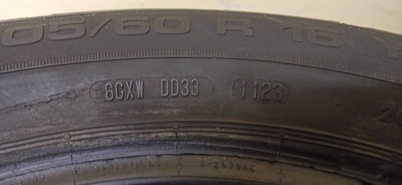Uniroyal 205/60 R16 96Y 6mm (Bazarové)