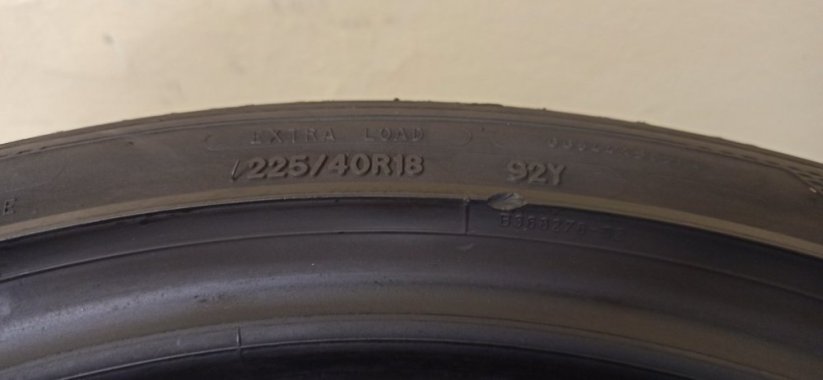 GOODYEAR EAGLE F1 ASYMMETRIC 5 225/40 R18 3-3,5mm (Bazarové)