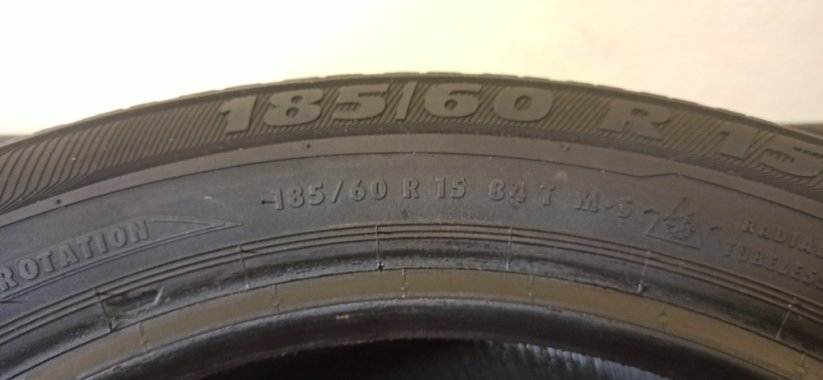 Semperit Mater - Grip 2 185/60 R15 84T 6,5 - 7 mm (Použité)