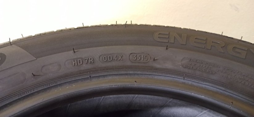 Michelin Energy Saver 205/60 R16 92H 4,5 - 5 mm (Bazarové)
