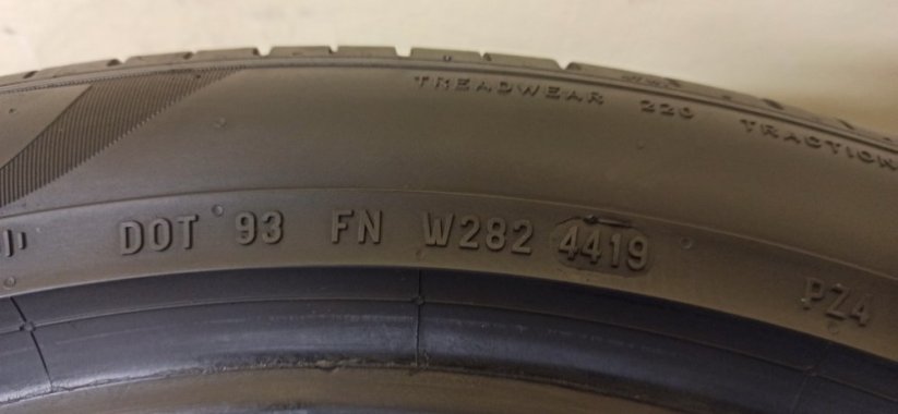 Pirelli P Zero 285/40 R21 109Y 4,5 - 5 mm (Bazarové)