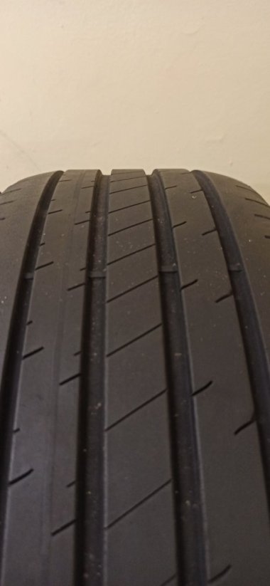 Goodyear Efficient Grip 205/55 R16 91V 4,5 - 5 mm (Bazarové)