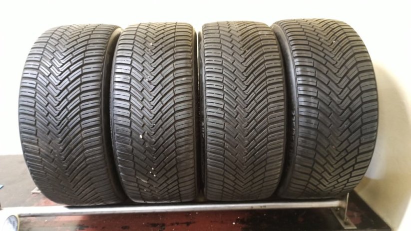 Continental AllSeason Contact 235/35R19 91Y 5-6mm (Bazarové)