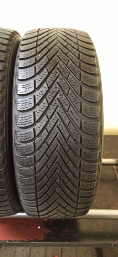 Pirelli Winter Cinturato 205/55 R16 91H 4,5-5,5mm (Použité)