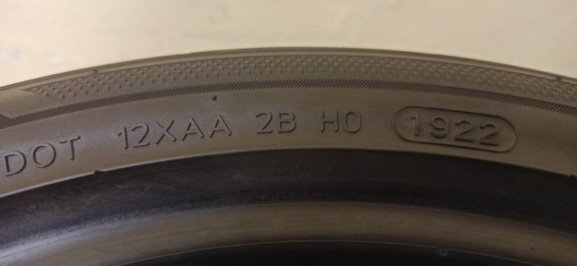 Hankook Ventus S1 evo 3 205/45 R17 88W 3,5-4,5 mm (Použité)