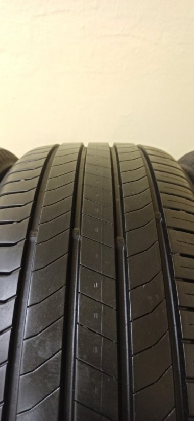 Nexen N Fera Primus 215/60 R17 96H 6 mm (Použité)