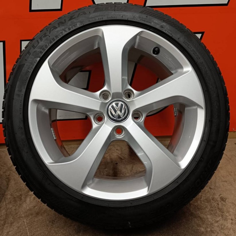 ALU kola Volkswagen Golf VII +letní pneu 225/45/17