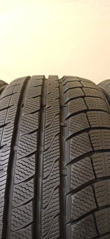 Davanti Wintoura + XL 225/40 R18 92V 8,5 mm (Použité)