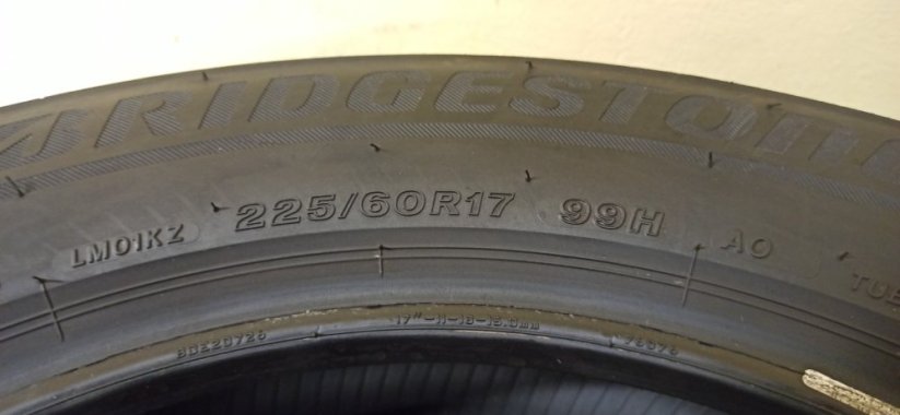 Bridgestone Blizzak LM001 225/60 R17 99H 6,5 mm (Použité)