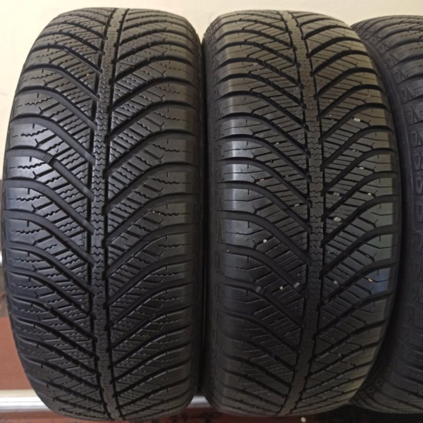 Goodyear Vector 4Seasons 185/55 R14 80H 6,5 - 7 mm (Bazarové)
