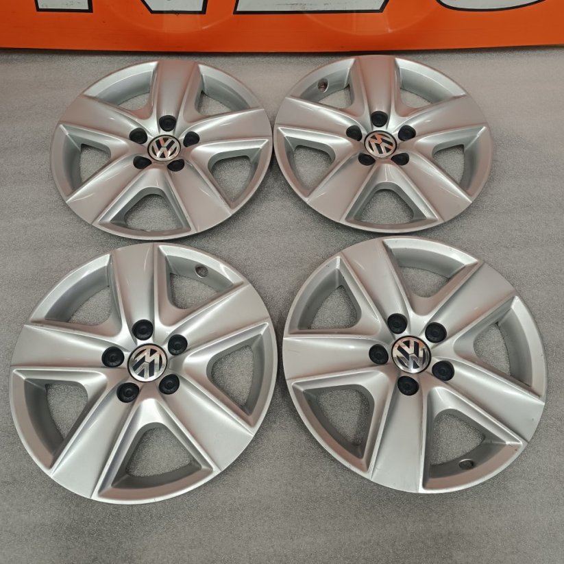 Poklice Volkswagen Golf IV 16" (bazárove)