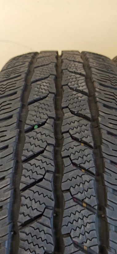 Continental 205/60 R16C 100/98T 6,5 - 7,5 mm (Bazarové)