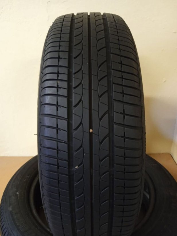 Letní pneu Bridgestone 175/60/15 6-6,5mm (Bazarové)