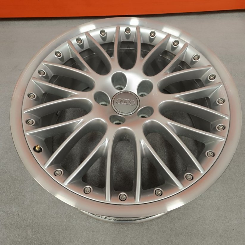 Originální alu kola na Audi TT, TT RS, TT S, R19