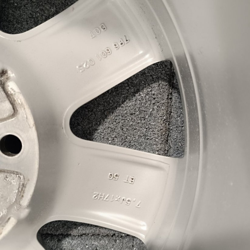 Originální alu kola VW Touareg R17, 5x130, ET50