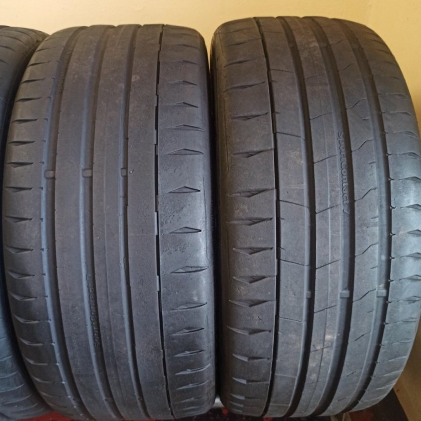 Continental 245/45R19 102Y 2x 5,5-5mm, 2x3-4mm (Bazarové)