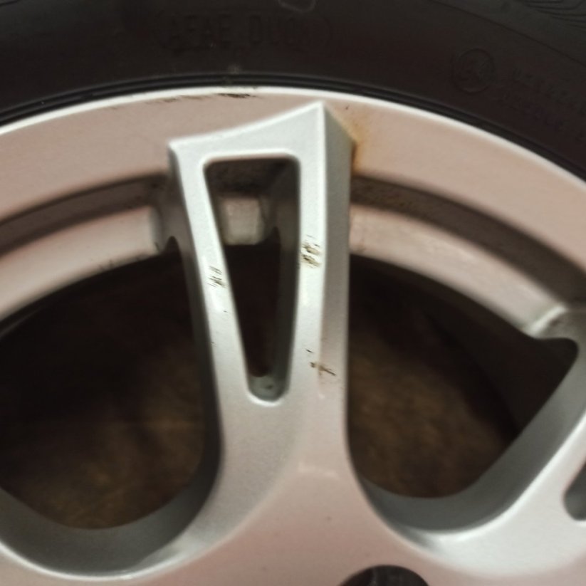 ALU kola Seat Leon 5x112, zimní pneu 195/65 R15