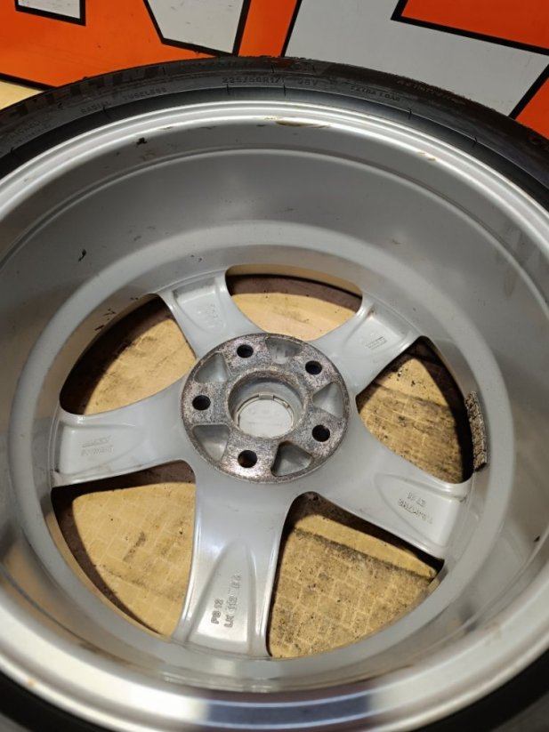 Alutec, 7,5x17'', 5x112, ET28 zimní pneu 225/50R17