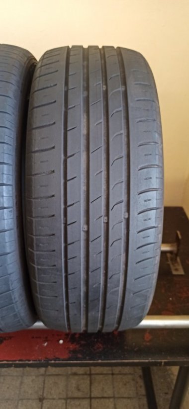 Nexen 215/55 R17 94V 4,5-5mm (Bazarové)