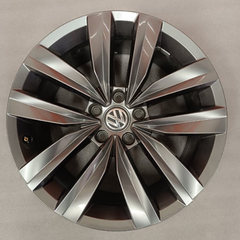 Originální alu kola Volkswagen Arteon 8Jx18 ET40