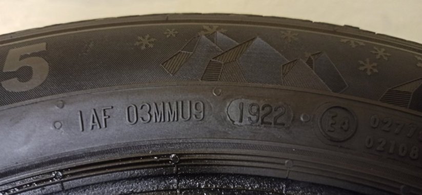 Semperit Speed-Grip 5 185/60 R15 84T 5,5 - 7,5 mm (Bazarové)