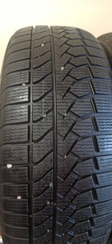 Goodride 235/50 R19 103V 5,5-6mm (Bazarové)