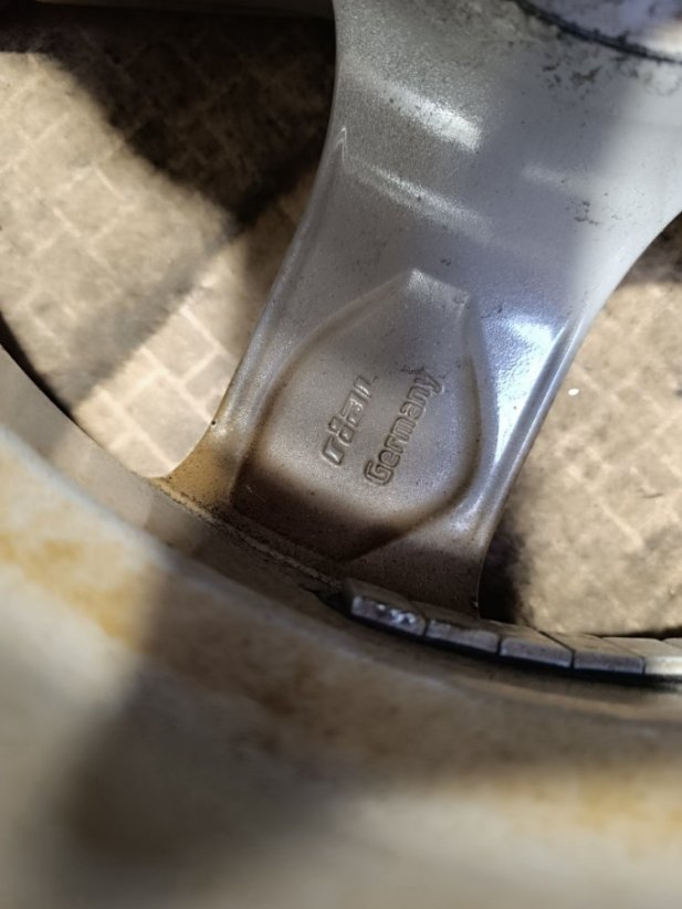 Alu kola Rial 6,5x16'' ET33 + zimní pneu 205/60R16