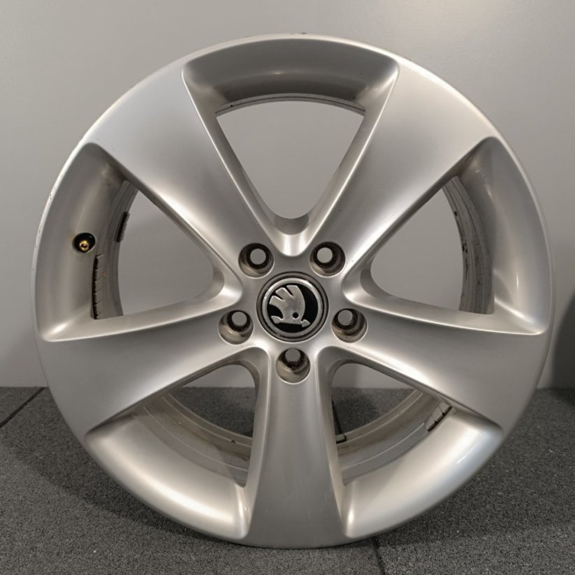 Originální alu kola Volkswagen Passat R17 ET39