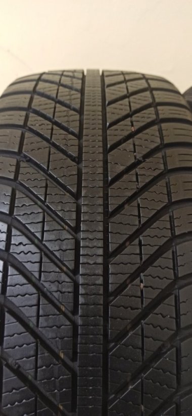 Goodyear Vector 4 Seasons 205/55 R16 94V 5 - 6 mm (Použité)
