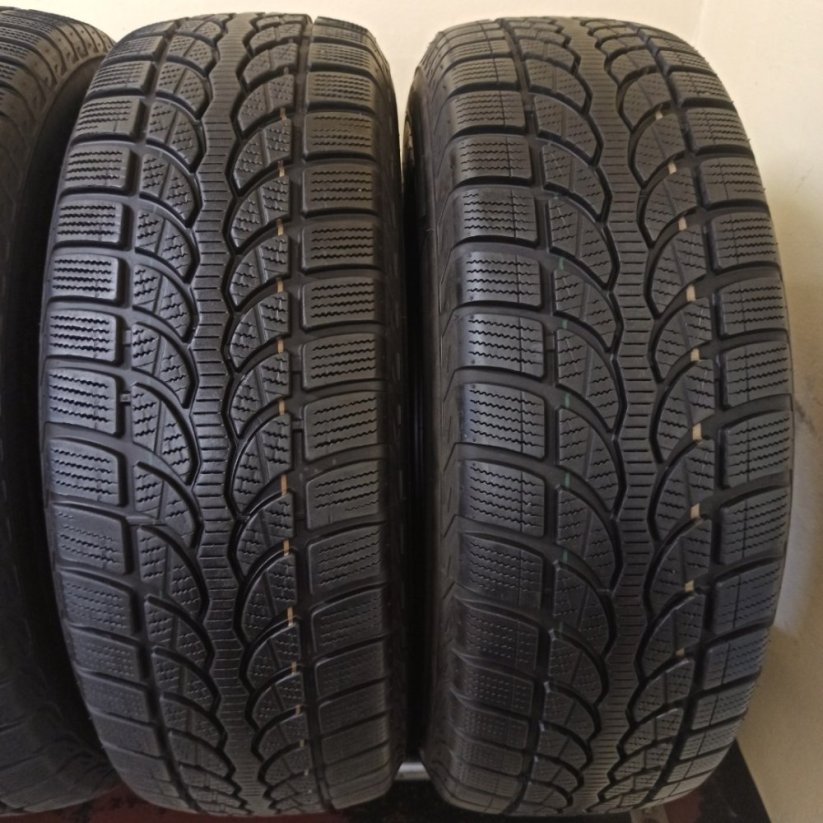 Bridgestone Blizzak 245/65 R17 111T 7 - 7,5 mm (Bazarové)