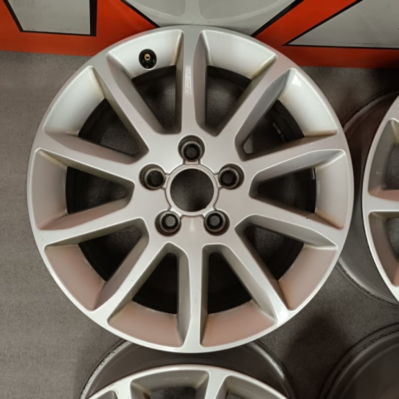 Originální alu kola na Audi A4 7Jx16'' , R16 ET46