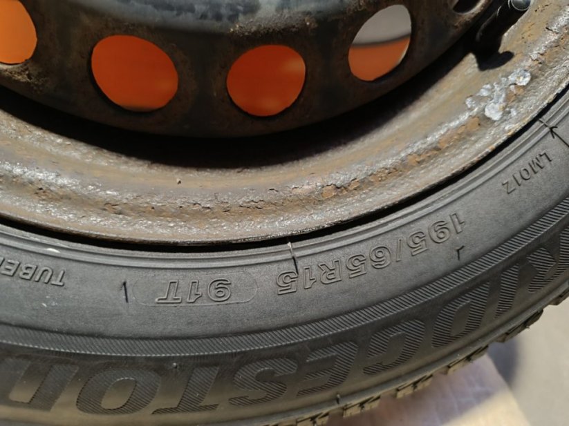 Zimní kola Volkswagen 5x112, ET47, pneu 195/65 R15