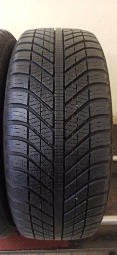Goodyear Vector 4 Seasons 205/55 R16 94V 5 - 6 mm (Bazarové)