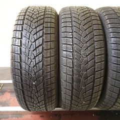 Goodyear 215/60 R17 96H 6 - 7,5 mm (Bazarové)