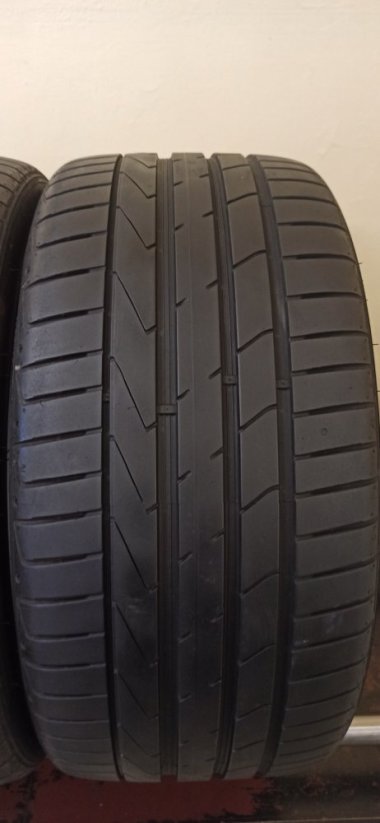 Hankook Ventus S1 evo 2 245/35 R19 93Y 5 mm (Bazarové)
