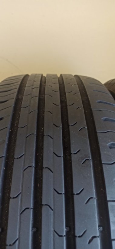 Continental 205/55 R17 95V 6-6,5 mm (Bazarové)