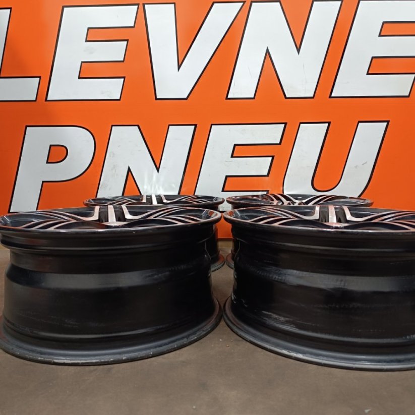 Alu kola Wheelworld 7,5Jx17 , R17 , 5x112 , ET35