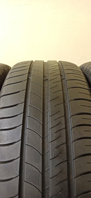 Michelin Energy Saver 205/60 R16 92H 4,5 - 5 mm (Bazarové)